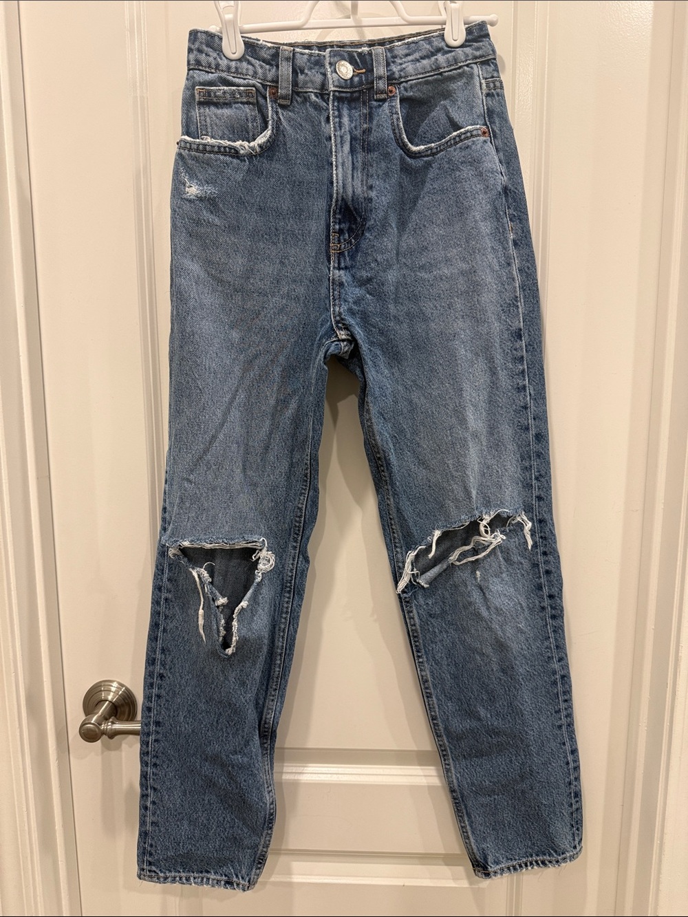 Zara Women's Blue Straight-Leg Distressed Jeans